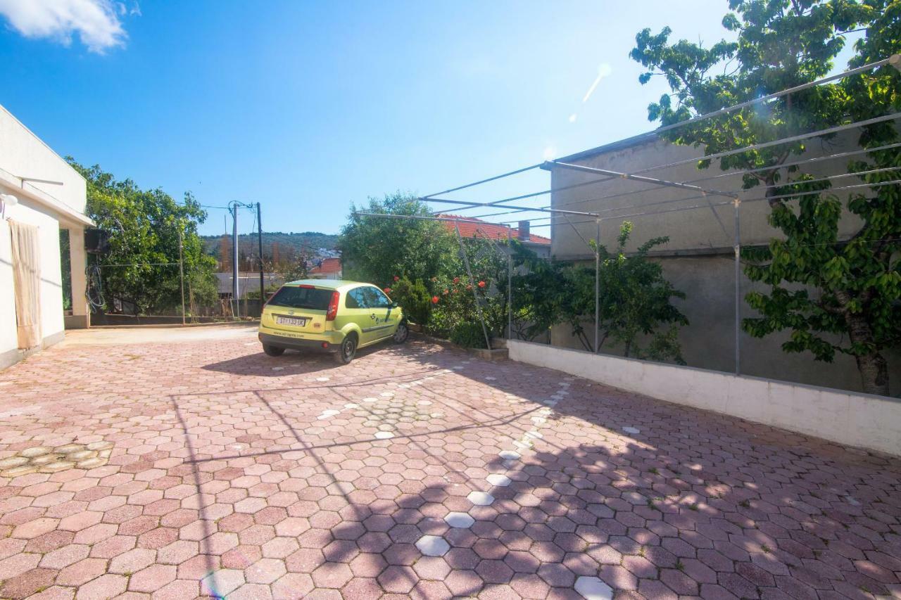 Apartments Vinka Trogir Exterior photo