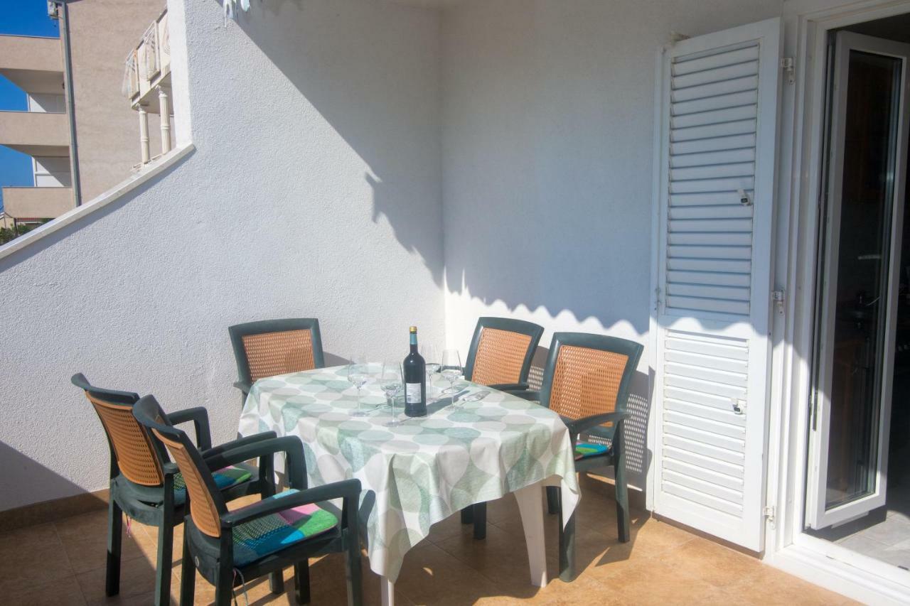 Apartments Vinka Trogir Exterior photo